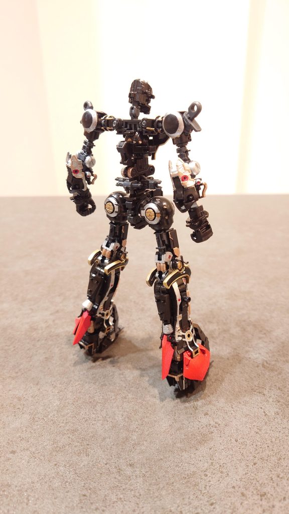 ほとんど見えなくなりますが、フレームも塗り分けてみました！