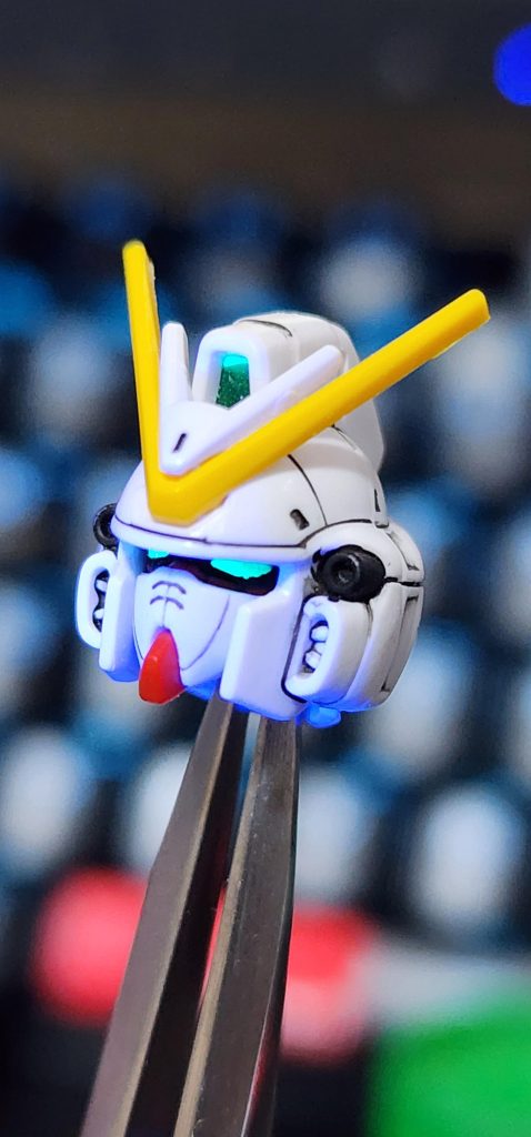 蛍光塗料でセンサー類を塗装してありますUVライトで光ります