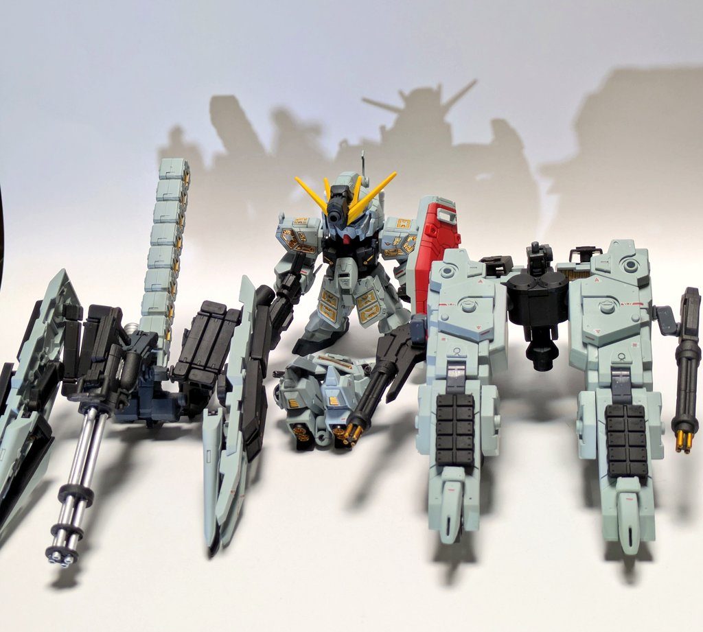 主に使用したのはエクスタンダードνガンダム、万博ガンダム、境界戦機のバンイップジンガーですGコマンダーをイメージして制作しました 