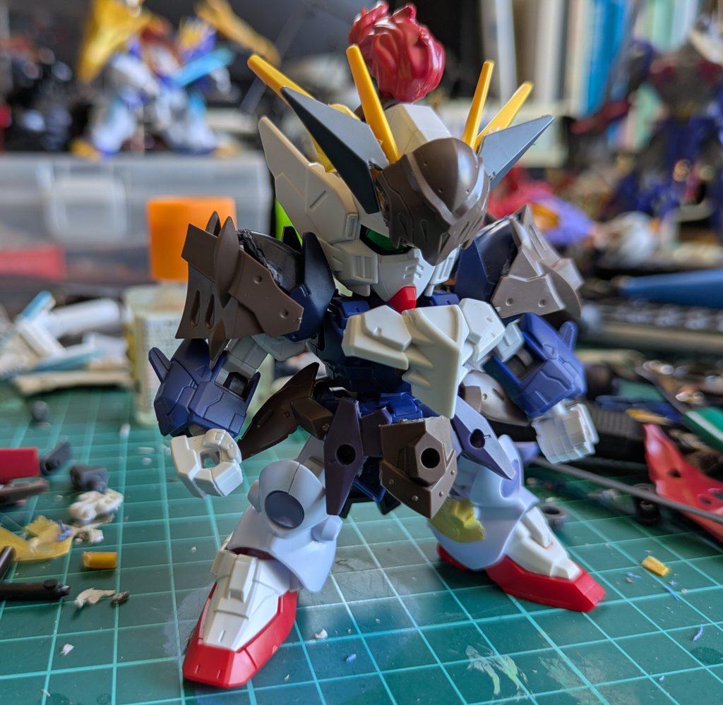 ウイングゼロを芯に30MF等のパーツを使ってミキシングしてます脚アーマーはギャン子の足首パーツです