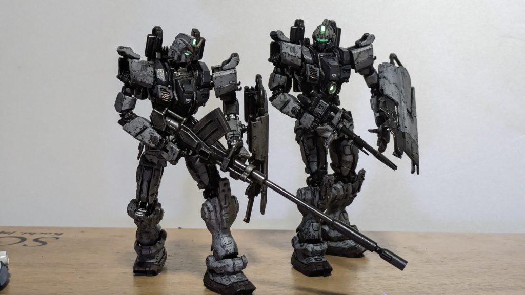 せっかく2体作ったので、カレンとサンダースが話しながら歩いてるの図😊