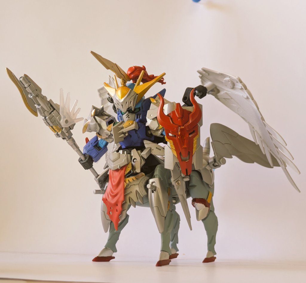 ウイングガンダムとシルヴァリオスが合体したケンタウロス形態より強力なパワーを得て、「ルドラ」と呼ばれる神通力の様な物も使える様になる解放されたバスターランスの一撃は鉄巨人ですら爆砕すると言われている強力な力故に長時間の合体は出来ない