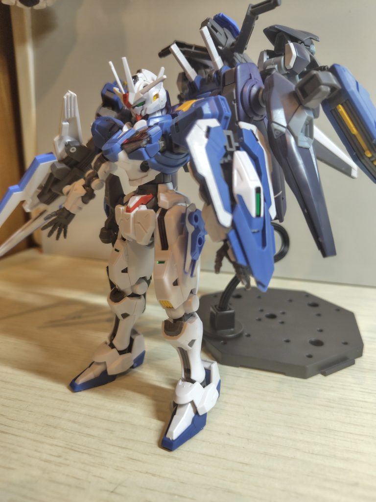 素立ちはこんな感じです。これでもすごいゴツいことが分かりますよね