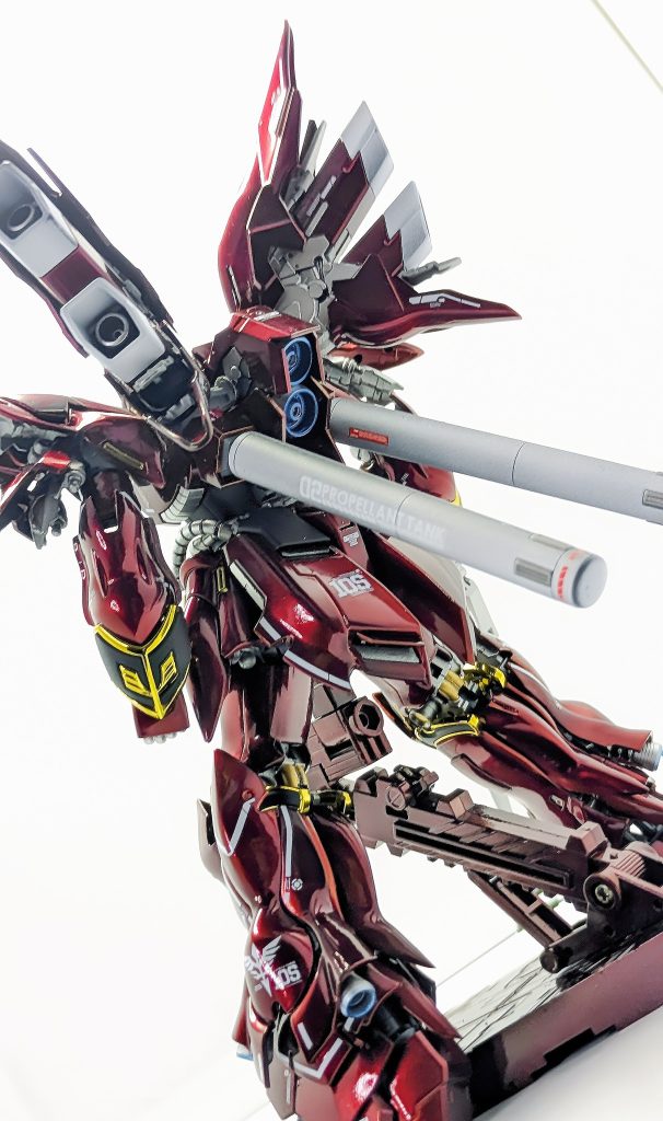 背面。今回はバーニアの内側を青く塗ってみました。かっこいいです。この辺の密度はさすがRGって感じですね。