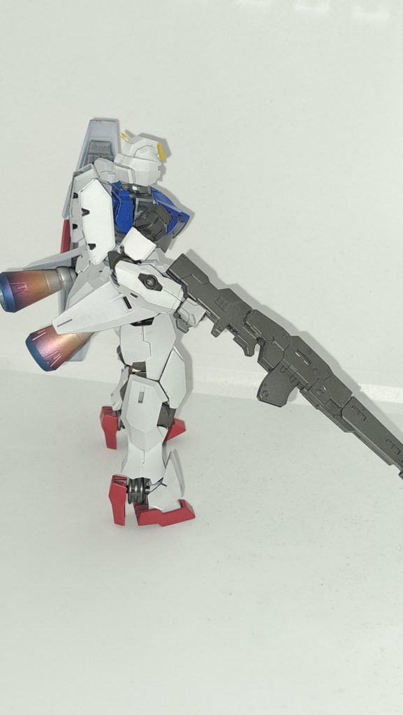 バーニアを大きくしてグラデーションをかけてます。武器を大型化しました。