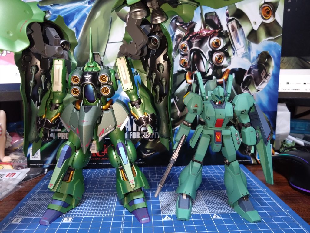 HGジェガンとサイズ比較……よく戦う気になったなレベルのサイズ差