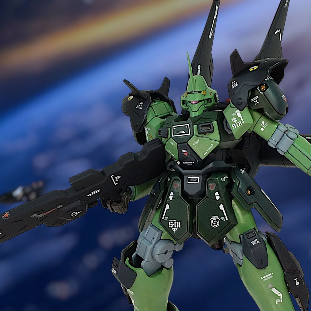 肩アーマー追加ここまでやっちゃうとマグアナックらしさが消えるのでボツに他にもアンテナを複数付けたり、ガトリングシールド持たせたり、いろいろ試しましたがマグアナックと一目で判断できなくなったので止めましたミキシングって足し算は簡単でも、引き算はやっぱり難しい・・・