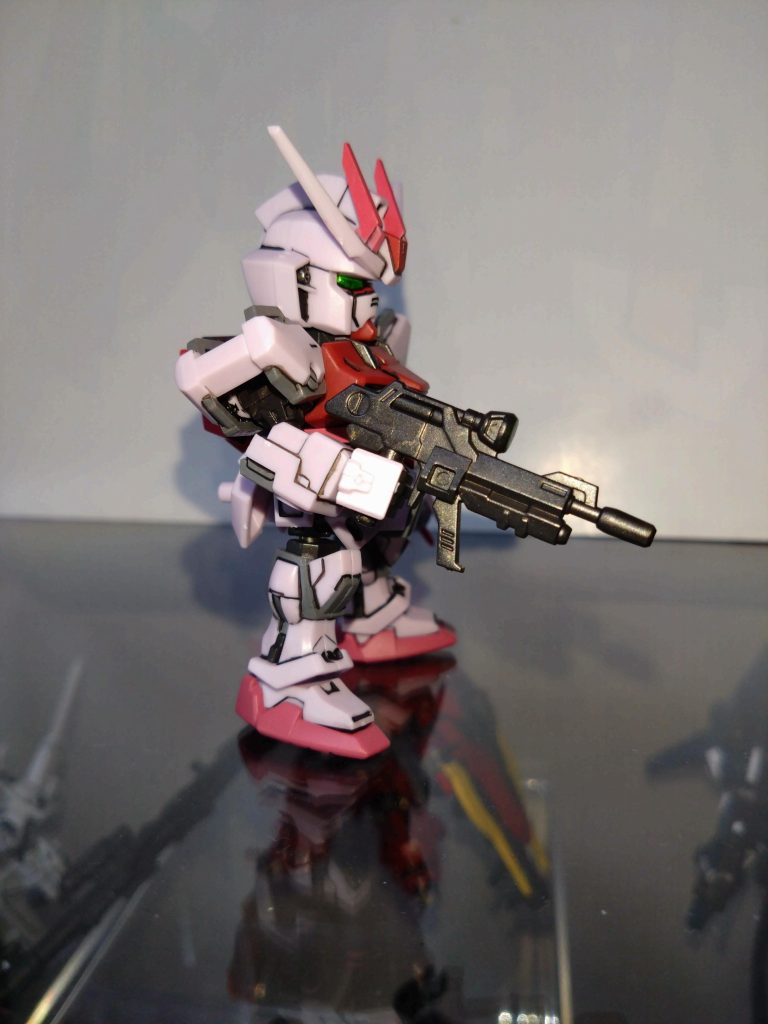 カメラアイ等はシルバー→クリアイエロー→クリアグリーンを重ねてます。