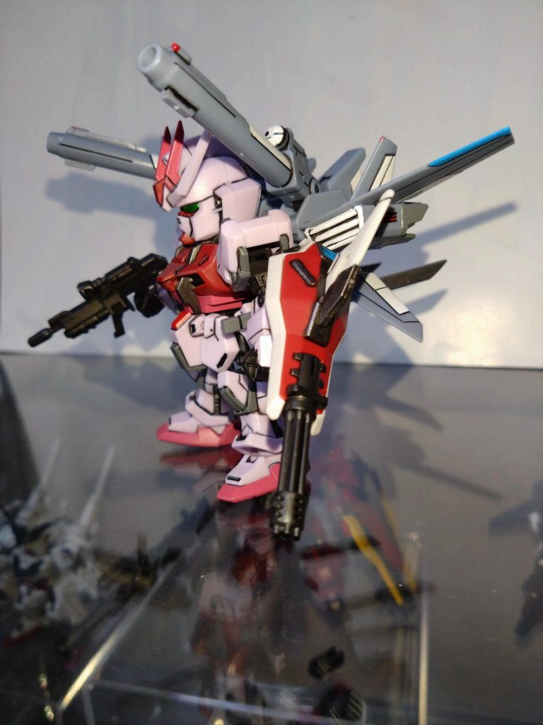 追加装備の水性ホビーカラーはガンダムホワイト、スーパーファインシルバー、スカイブルー、グレー、赤鉄色、ソードインパルスレッド等を使用しました。