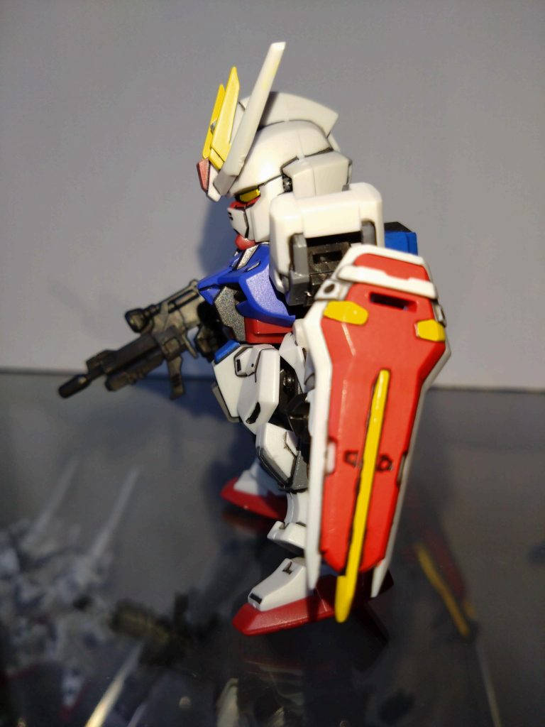 カメラアイはシルバー→GXメタルイエロー→クリアイエロー、センサー類はシルバーの上にクリアーブルーを重ねてます。