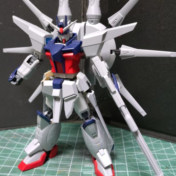 HG レジェンドのHGCEスタイル改修放置しまくっていたら新発売されると情報が出ちゃいました。ほぼ買えない未来しか見えないので、発売前に完成させておこうとやる気に再点火しました。HGCE インパルスを素体に関節移植、肩と胴体接続はジャンクのGセルフから接続部分を移植。腕はくりぬき、インパルスに組付け腹部延長としてパテ盛りし成形しましたあとはゲート処理、合わせ目消し後に塗装して、デカールまでやりたいです。（2枚目）