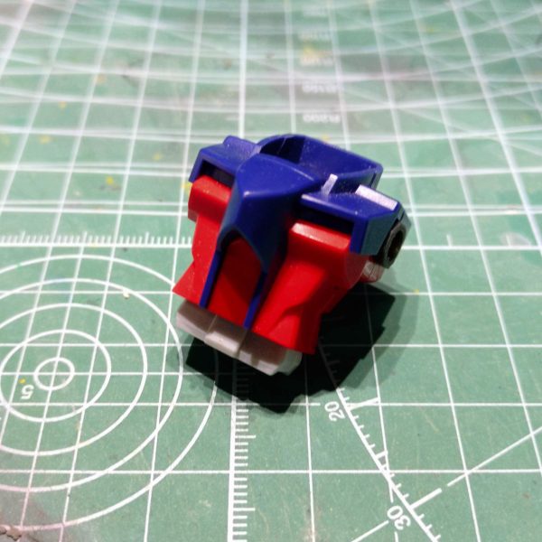 HG レジェンドのHGCEスタイル改修放置しまくっていたら新発売されると情報が出ちゃいました。ほぼ買えない未来しか見えないので、発売前に完成させておこうとやる気に再点火しました。HGCE インパルスを素体に関節移植、肩と胴体接続はジャンクのGセルフから接続部分を移植。腕はくりぬき、インパルスに組付け腹部延長としてパテ盛りし成形しましたあとはゲート処理、合わせ目消し後に塗装して、デカールまでやりたいです。（3枚目）