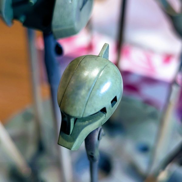 今日は２色目を２巡まで行きました(*´Д`)頭部だけチッピングまで進んだ状態です。肩がコリコリ、目がショボショボ💫ハイライトを乗せたいところが逆に剥がれてしまう筆使いの悪さに懊悩しております😿おやすみなさいませ💤  （2枚目）