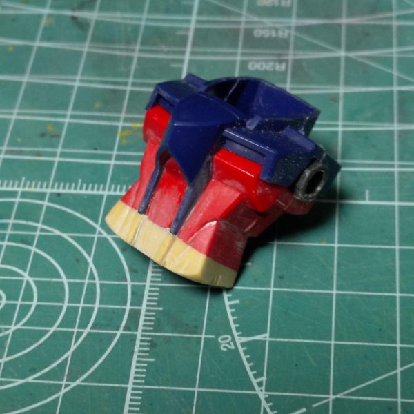 HG レジェンドのHGCEスタイル改修放置しまくっていたら新発売されると情報が出ちゃいました。ほぼ買えない未来しか見えないので、発売前に完成させておこうとやる気に再点火しました。HGCE インパルスを素体に関節移植、肩と胴体接続はジャンクのGセルフから接続部分を移植。腕はくりぬき、インパルスに組付け腹部延長としてパテ盛りし成形しましたあとはゲート処理、合わせ目消し後に塗装して、デカールまでやりたいです。（5枚目）