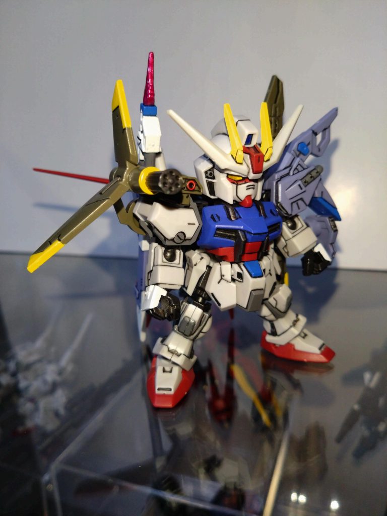 そして、ストライクガンダム用、ストライクルージュ用EXパーツを組み合わせて、パーフェクトストライクガンダム!