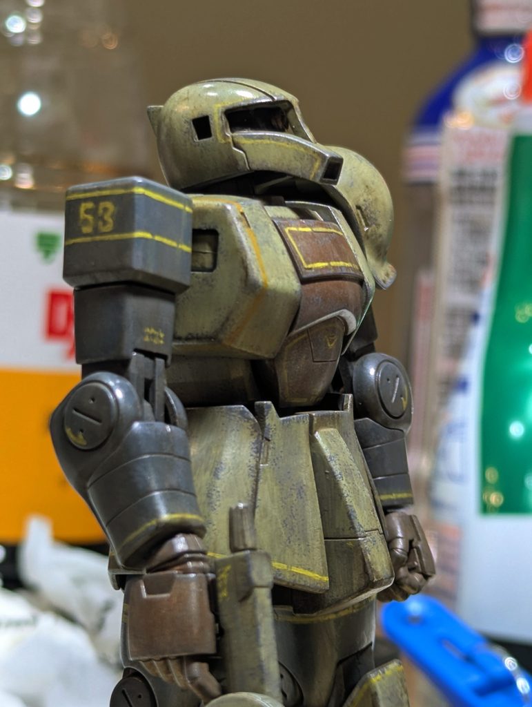 カラーレシピは以下となります。まずはおなじみのメカサフヘヴィを塗布、基本色は水性ホビーカラーを使用しています。【黄緑色部】・マホガニー(汚れる所)＋ダークグリーン(2)＋RLM02グレー【青灰色部】・ジャーマングレー/ドゥンケルグラウ＋ジャーマングレー/グラウ【茶色部】・レッドブラウン＋カッパー【ヒートホーク】・ジャーマングレー/ドゥンケルグラウ＋すみれ色、刃部はドゥンケルグラウ＋スーパーファインシルバー