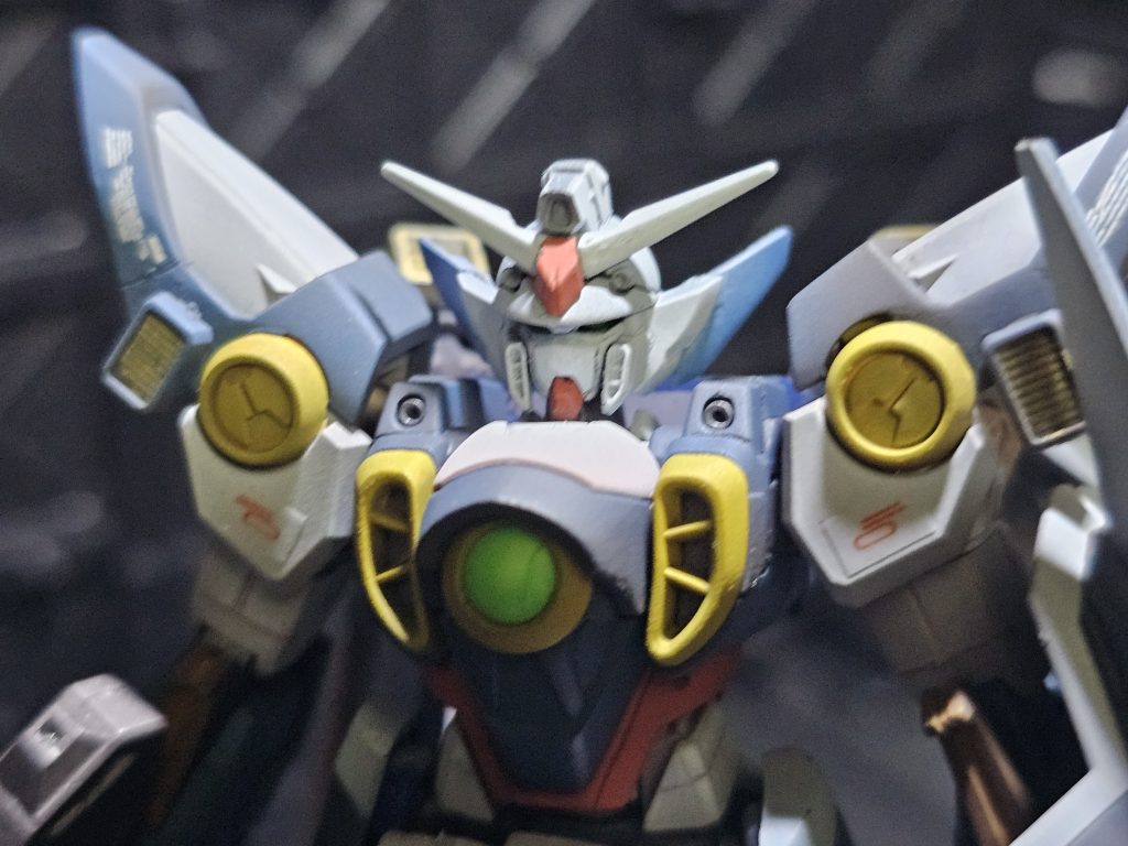 口元はスリットない方が好み✨