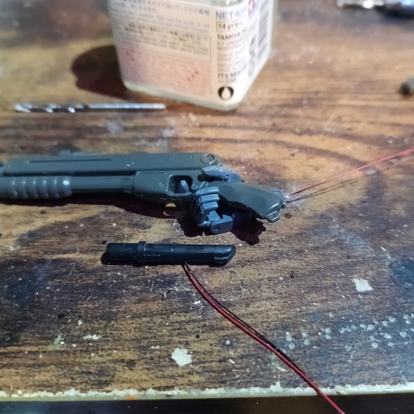 バーニアが多い機体なんで楽しみですが、ご多分に漏れず武器からの製作です😅💦👍（3枚目）