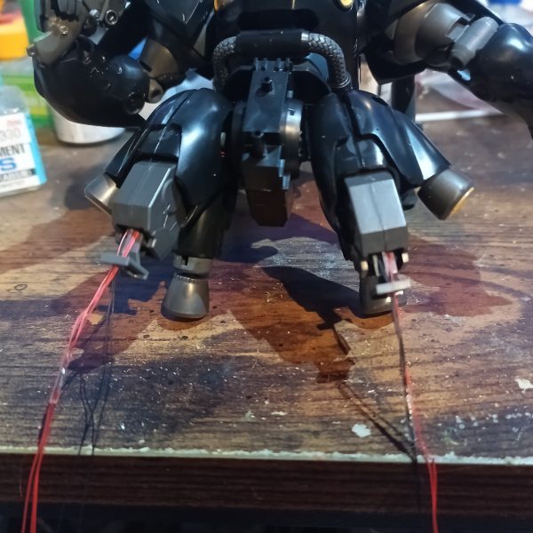 股関節からの線ともも裏バーニアからの線をまとめて膝関節に通してます‼️👍（6枚目）