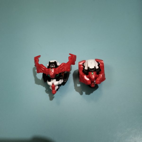 発売日に買ったのに積みプラGQuuuuuuX一気に作ろうと思ったけど、細かすぎて難しいこれを塗り分けしてる人達、ほんと尊敬（4枚目）