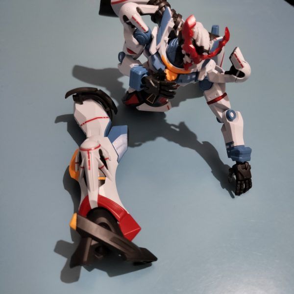 足も難しい、とりあえず、右足完成で集中力が切れた（4枚目）