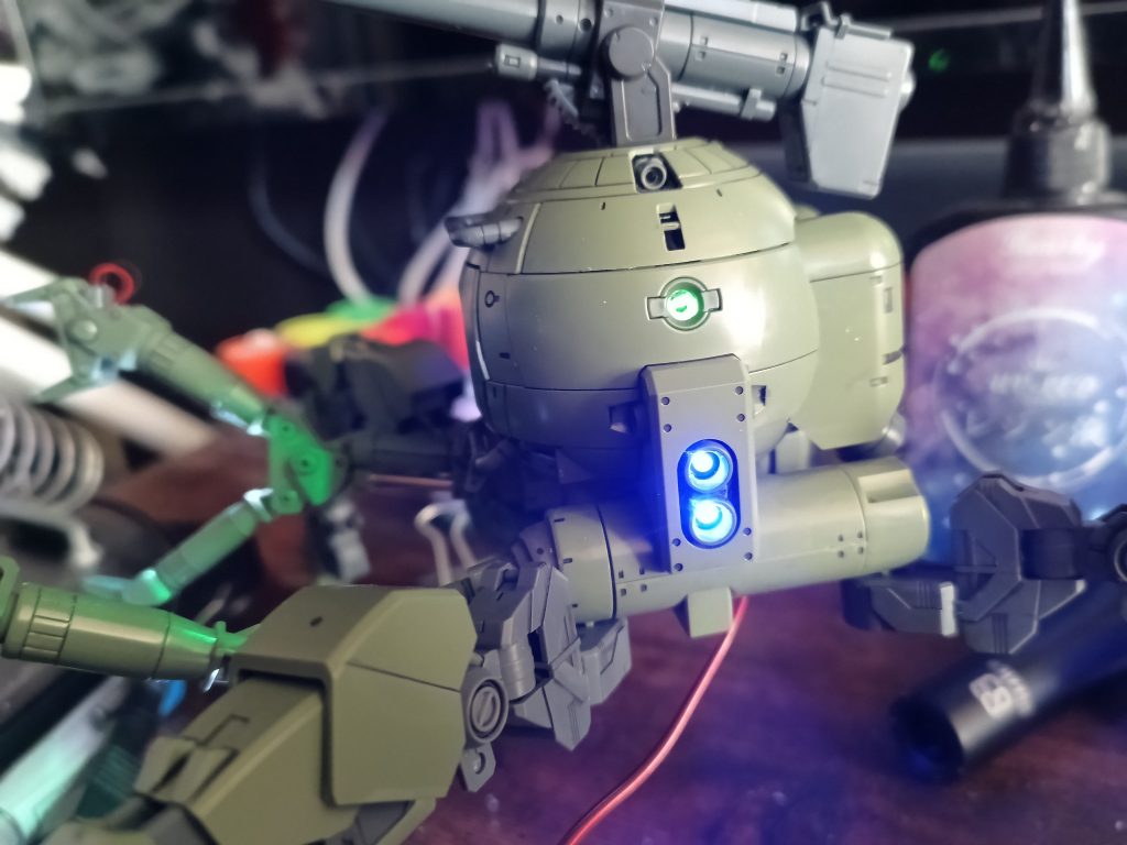 背面、側面、底面バーニアはお決まりのブルー😁