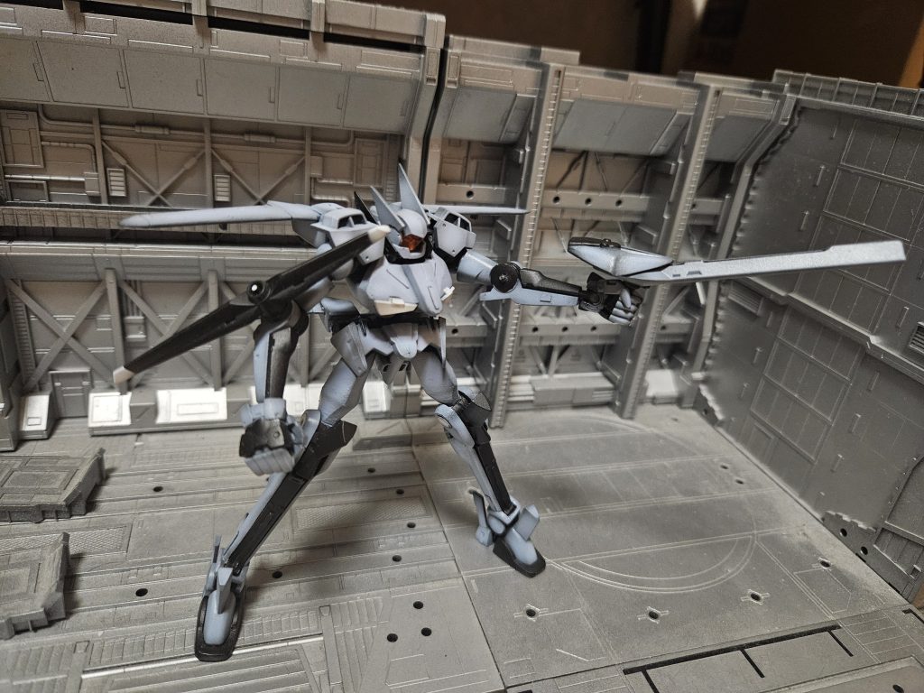 ライフル根本のシールド(キャノピー？)っぽいのも大型化して調整　　胸とか脇も地味にパテ盛りして大型化してる