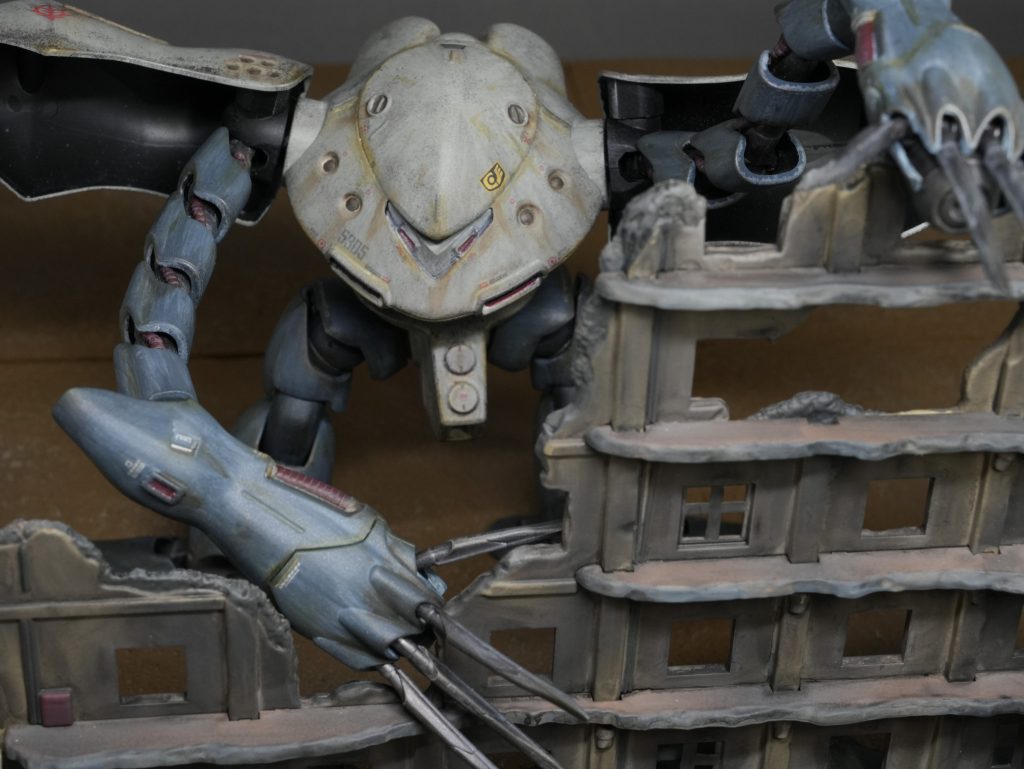 以下、ジオラマと交えて。ちなみにジェットパック等のオプションは仕事の色々で、途中完全に集中力が切れてしまったため作ってません。スマネェ・・・