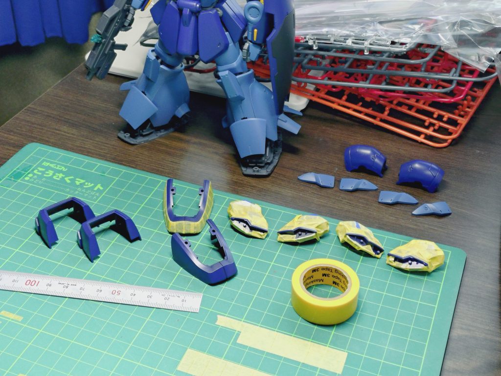 キモである塗り分けは黄色のライン含めてマスキング頑張りました