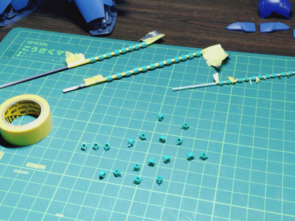 プラパーツなので塗装するだけ…とは言えパーティングラインの処理はメンドクサイですね