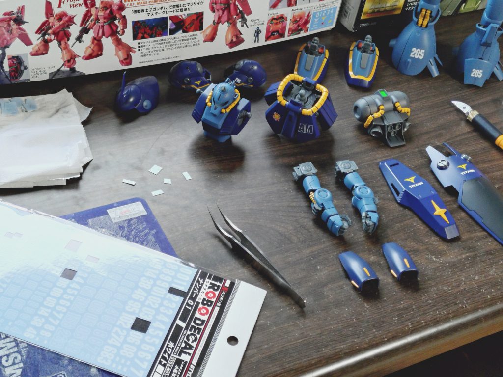 テイルレター(脳内設定はアレキサンドリア級エルアラメイン所属MS戦闘団💧)とモデックスナンバーはスジボリ堂のロボデカールでその他コーションラベルは各社寄せ集めです