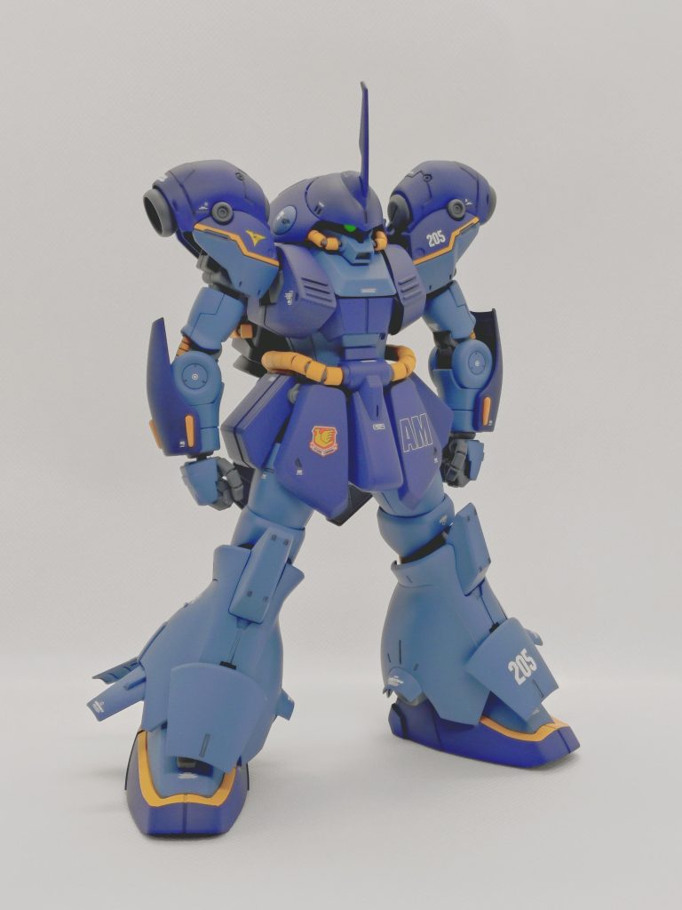 RE/100のガーベラの肩内側を削って嵌めただけのお手軽(パイプの処理以外は)製作です大戦初期の米海軍機のようなカラースキームに黄色の差し色が映えます