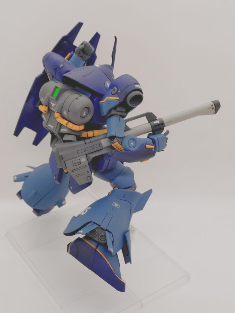 一応バズーカも作りましたグリップ動きませんので肩には担げません