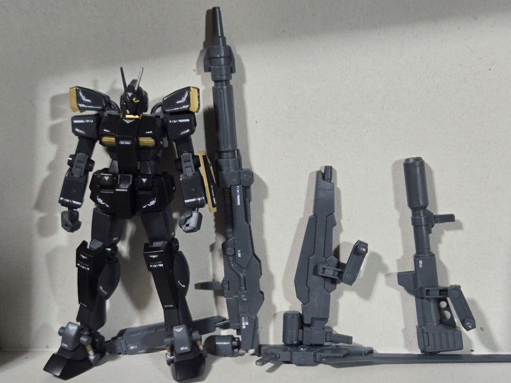 黒一色なんでいつもより派手めに百均シール貼りまくりました