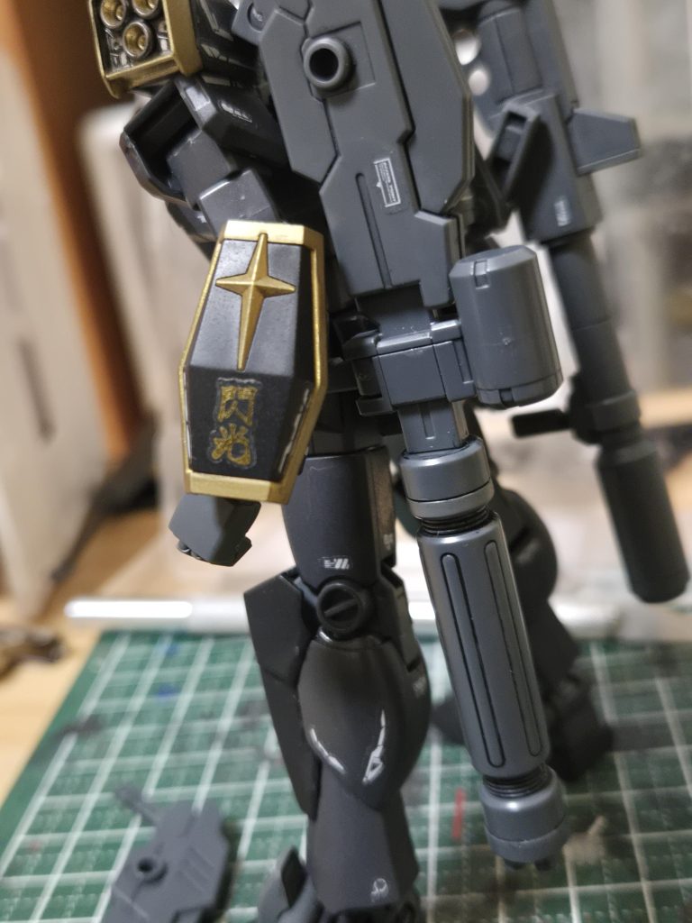 『ライトニング』てことで『閃光』貼ってみましたなかなか使いドコロがない百均シールの出番です(((^_^;)