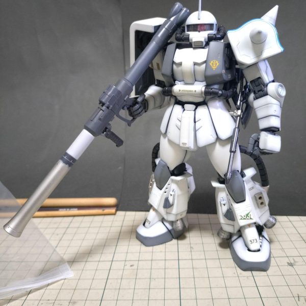 とりあえずバズーカ類の砲身を延長。構想は頭にあるものの、中々イメージがわかず作業中断中………😢（2枚目）