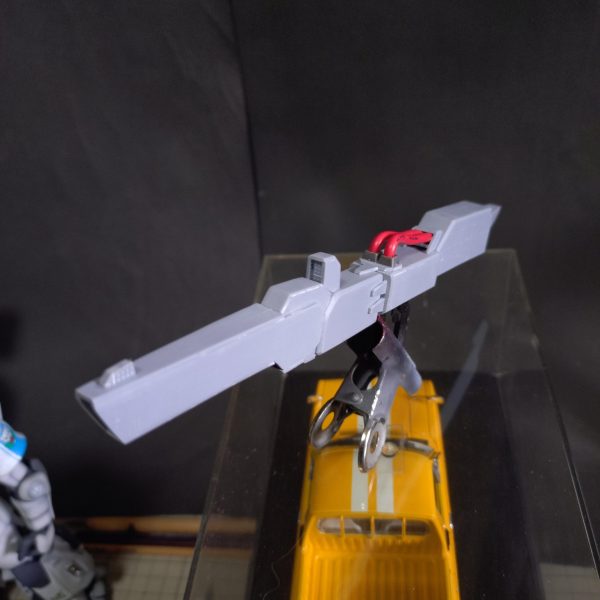 なんか良い感じになって来たかな？大まかな寸法合わせだけでなんとかなるもんだ？（笑）バズーカ類ももうちょい格好良くしたいなぁ？後から作る予定のザク達の武装の分もこの際作ってしまおうか考え中😔今回のザク2S型に採用するのはどれなのか？（笑）（3枚目）