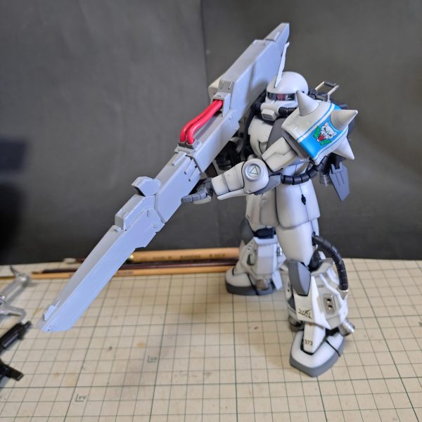 とりあえずビームキャノンを持たせてみた❗️良い感じ😄よりしっかり持たせる為にフォアグリップ追加しようか？（2枚目）