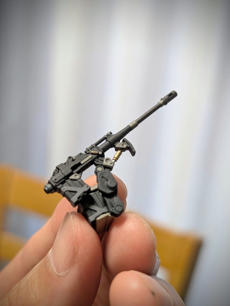 キャノン砲の塗り分け途中にしてもマガジンはどうやって替えるんですかね？