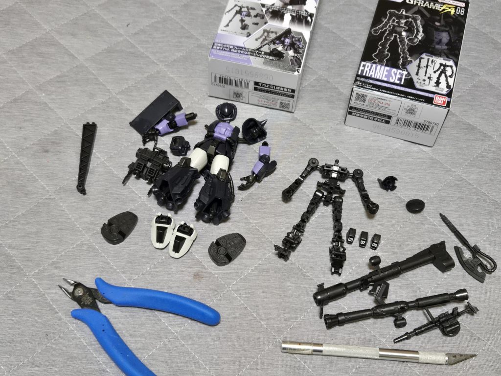 フレーム組んで装甲パーツを装着 