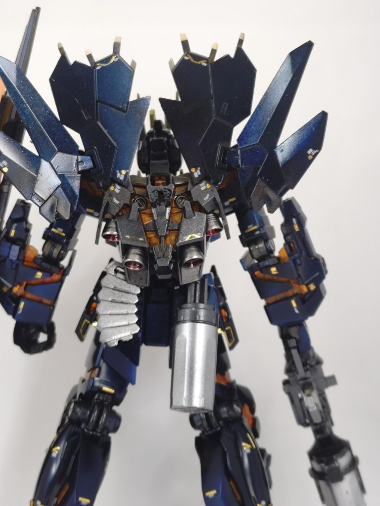 メカ部はガイアのスターブライトアイアン、武器とバックパックはガイアのメタルブラック、銀はスターブライトシルバーです。最後にオートクリアを砂吹き数回してから本吹きしてます。