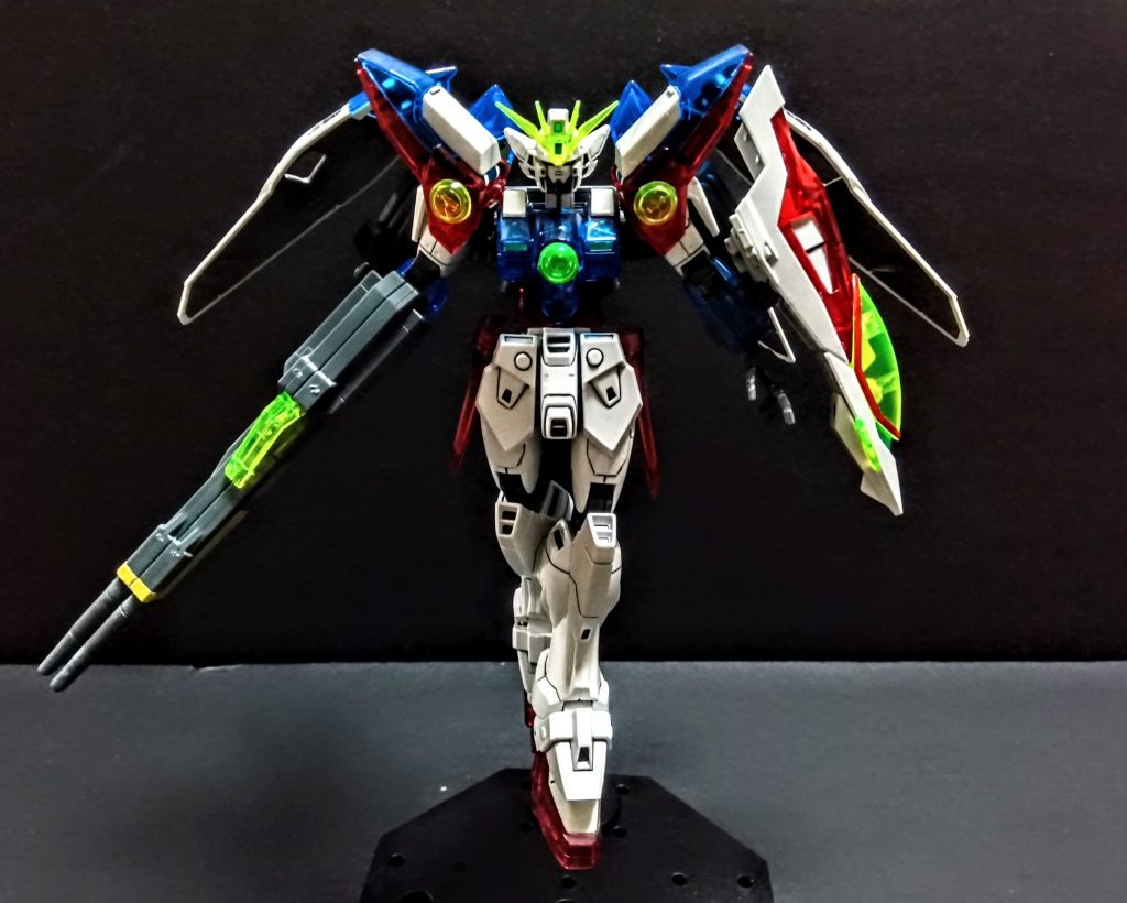 作品名：<p>一番くじのHGウイングゼロをMGプロトゼロに近づけるよう、少し改造しました。 ・首関節を延長、ランナータグで装甲を作る ・胴体を2mm程延長 ・足を6mm程延長 ・ツインバスターライフルを10mm程延長 全体的に延長した […]</p>
