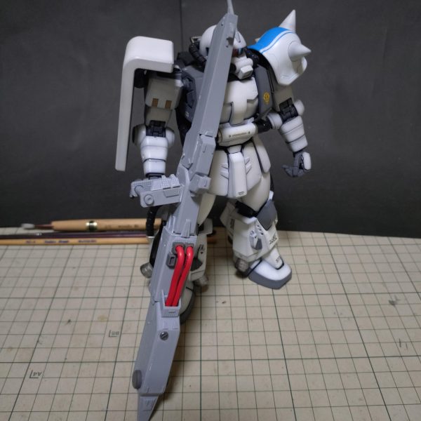 ビームバズーカ、ビームライフルが完成❗️これは後からリニューアル予定のR1、R2ザクに持たせた方がカッコイイかなぁ？この後はバズーカ類とその他諸々の制作に入ります。しばらく武装制作がメインになりそう？（笑）  （2枚目）