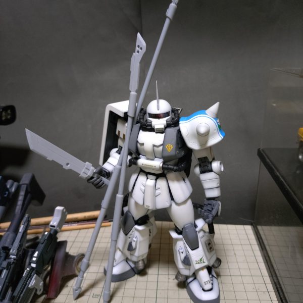 ヒートスピアとその他の刃物の制作です。戦国武将の槍をイメージしてましたが、何処かの国の部族の戦士が持つ槍っぽくなっちゃいました（笑）短刀も追加制作中。（5枚目）