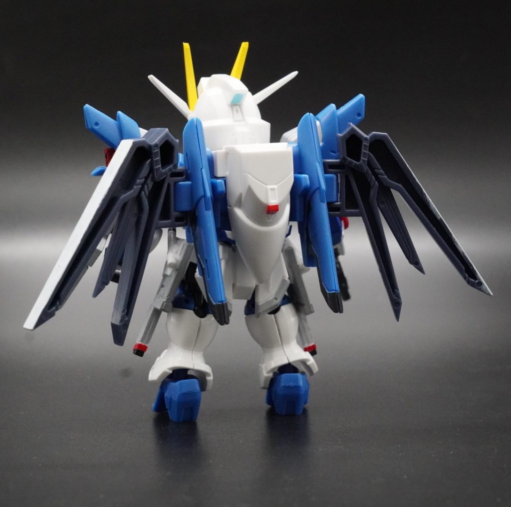 バックパックの肉抜きが凄いです(^_^;)結構、塗るところが多くて、時間がかかりました。