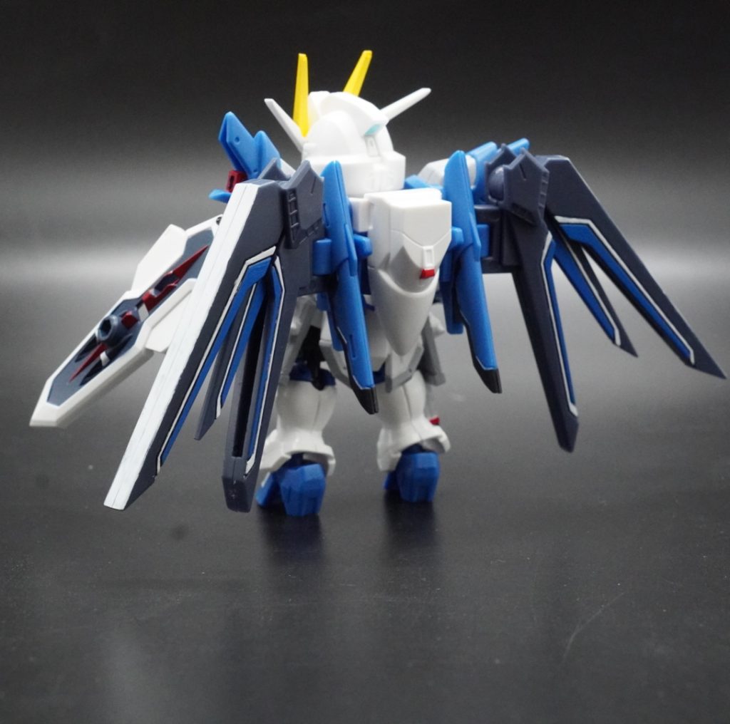 バックパックの青と白の塗り分けが、結構大変でした。