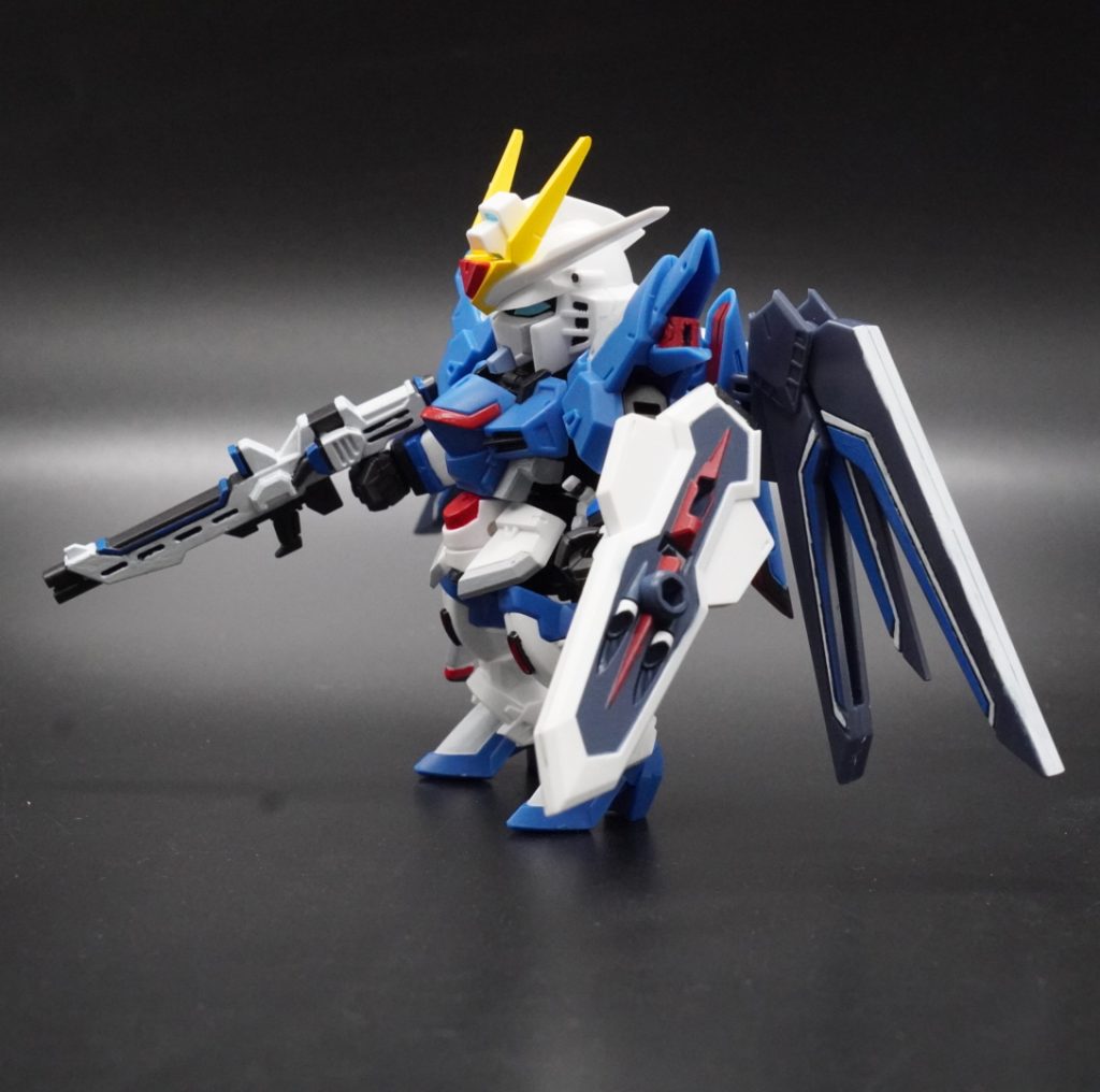 シールドとライフルも、筆塗りです。