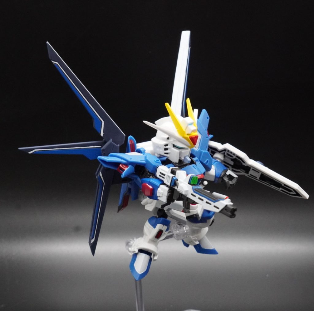 羽を広げての、射撃！！