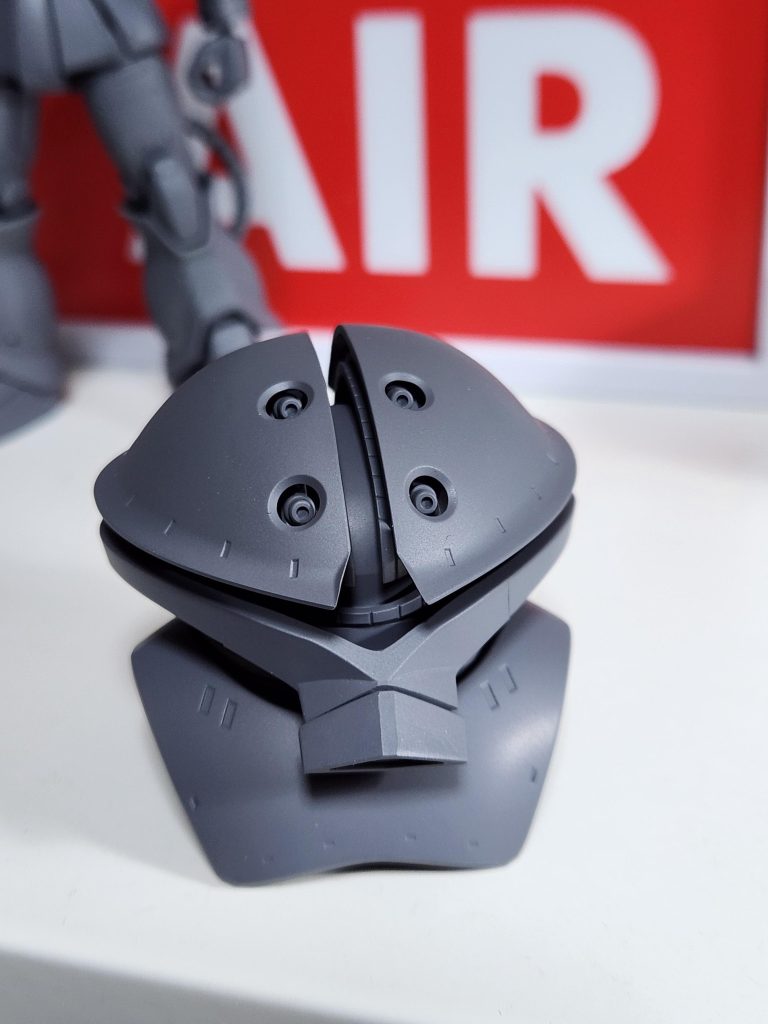 作品名：改めて見ると、やはりでかい<p>再販でアッガイを買い足したので、2機パチ組みし、１機はサフまでしてみました。ザクと比べるとやはり大きい…そして可愛いです</p>
