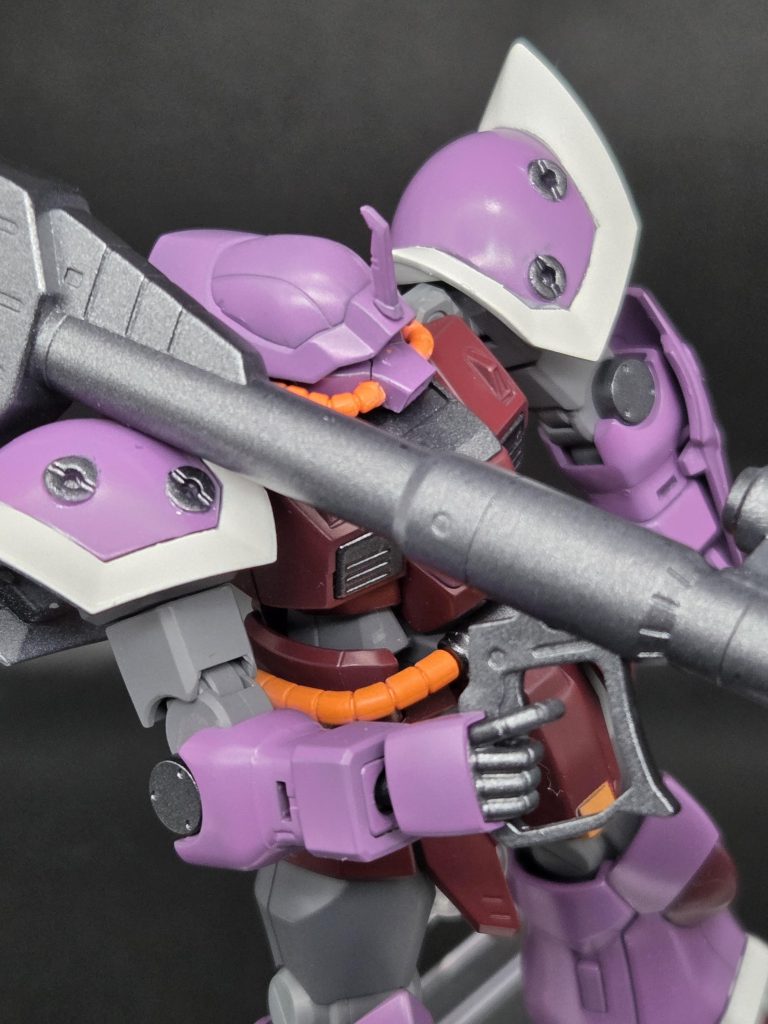 ジャイアントバズも付属しているので構えたポーズもかっこいいです